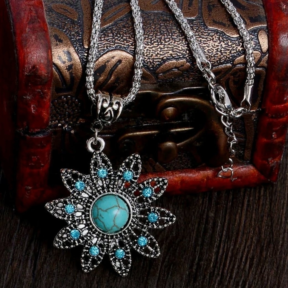 Silver and Turquoise Floral Pendant Necklace